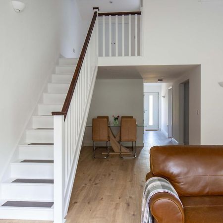 Aintree Cottage Сайърънсестър Екстериор снимка