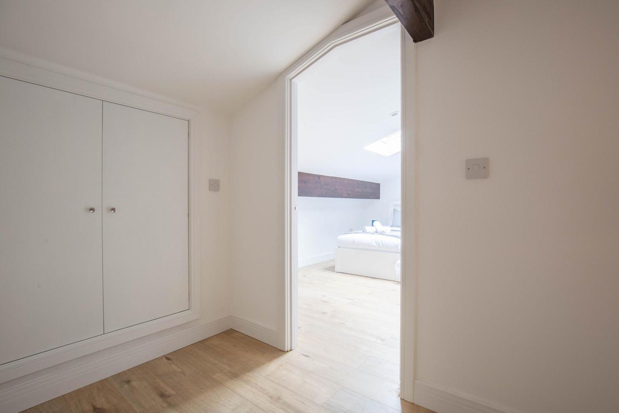 Aintree Cottage Сайърънсестър Екстериор снимка